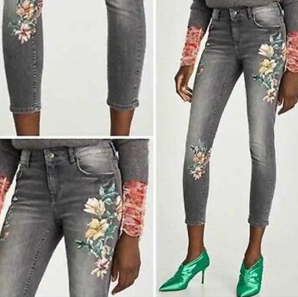 Zara Basic Z1975 Skinny Midrise Wildflower Crop Jeans  Size 4